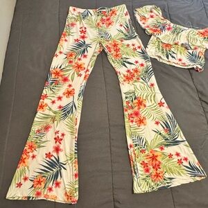 NWT TWO PIECE CROP TOP/BELL BOTTOM TROPICAL SET!
